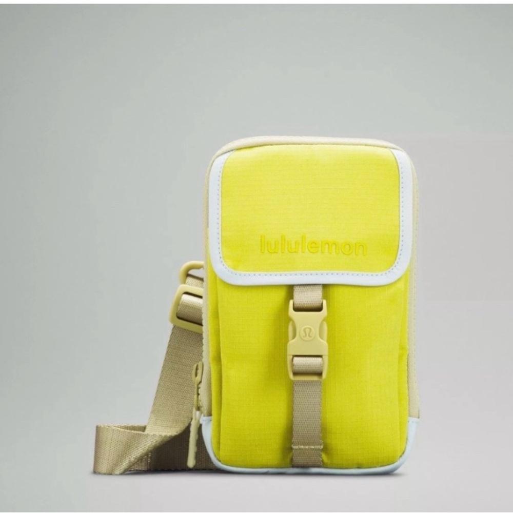 LuluLemon Zip Top Crossbody Bag , Excellent Used Condition - Picture 2 of 5